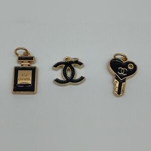 CHANEL Black Gold Charm Zipper Pull Trio CC Heart Key No5 Bottle Set EUC